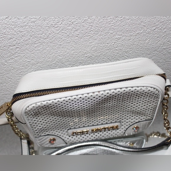 Juicy Couture Sierra Perforated Leather White Camera Cross Body Bag Purse - Picture 3 of 5